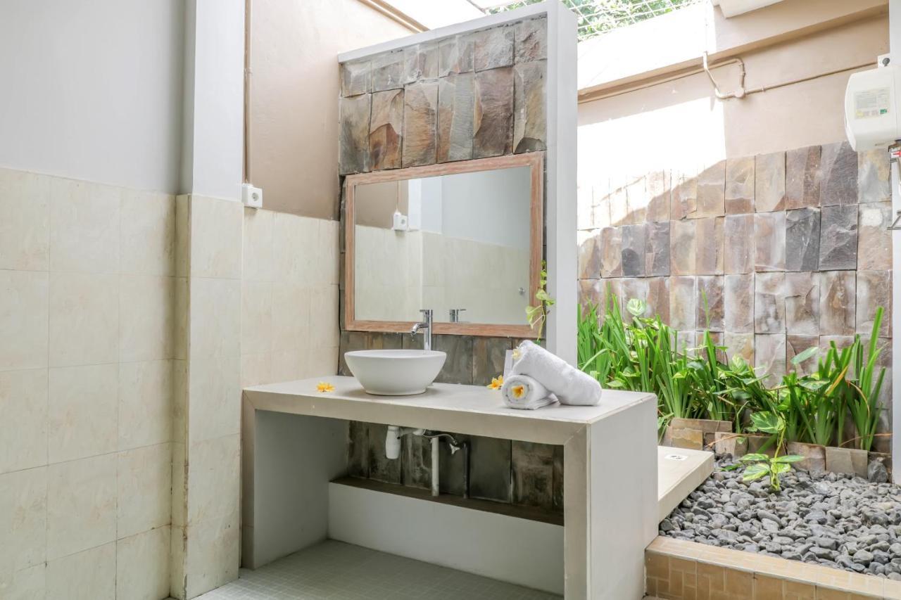 Oyo 1757 Villa Dende ロンボク エクステリア 写真